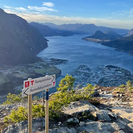 The Crux Nordic Design Mountain Шале Ондалснес