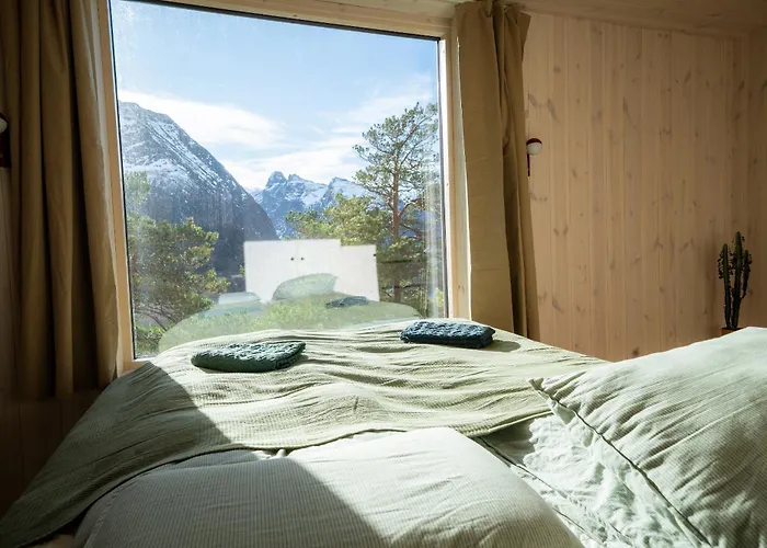 The Crux Nordic Design Mountain Chalet Åndalsnes